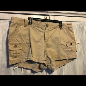 Old Navy khaki camp shorts